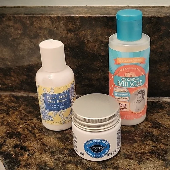 Luxury travel trio - Picture 1 of 4